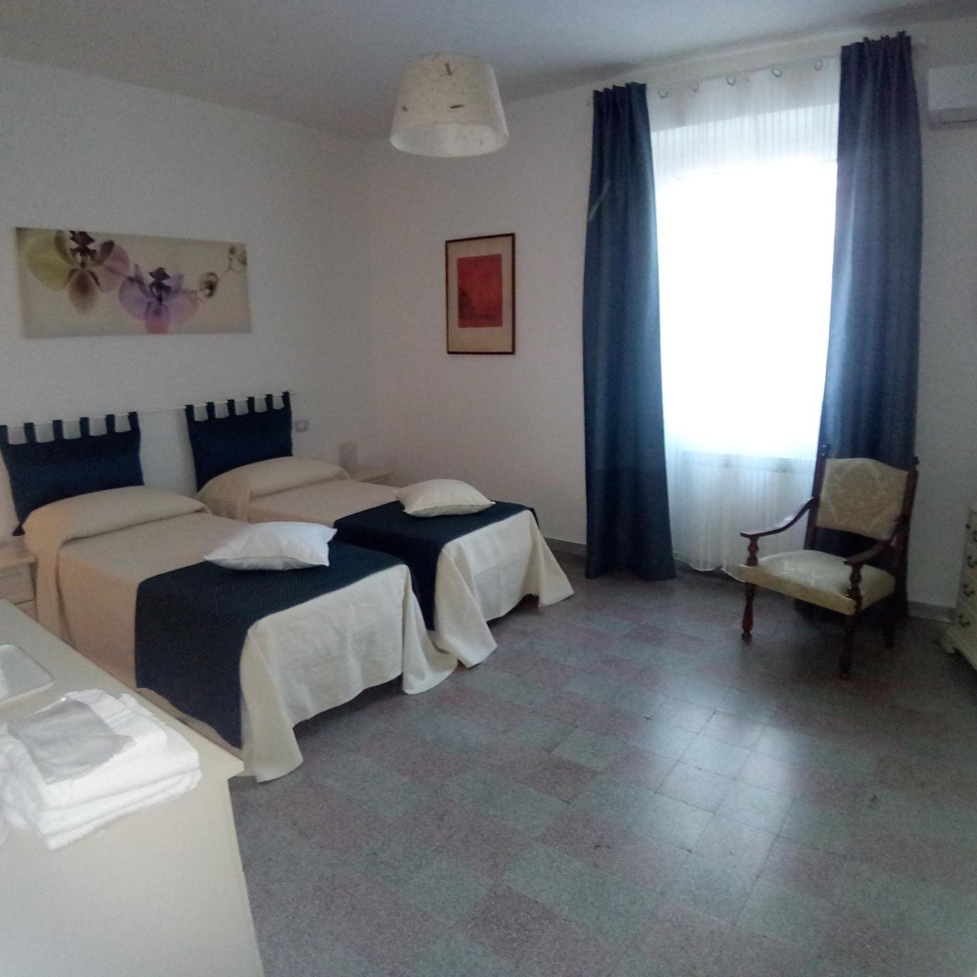 Corsomessina64 Bed & Breakfast Crotone Eksteriør bilde